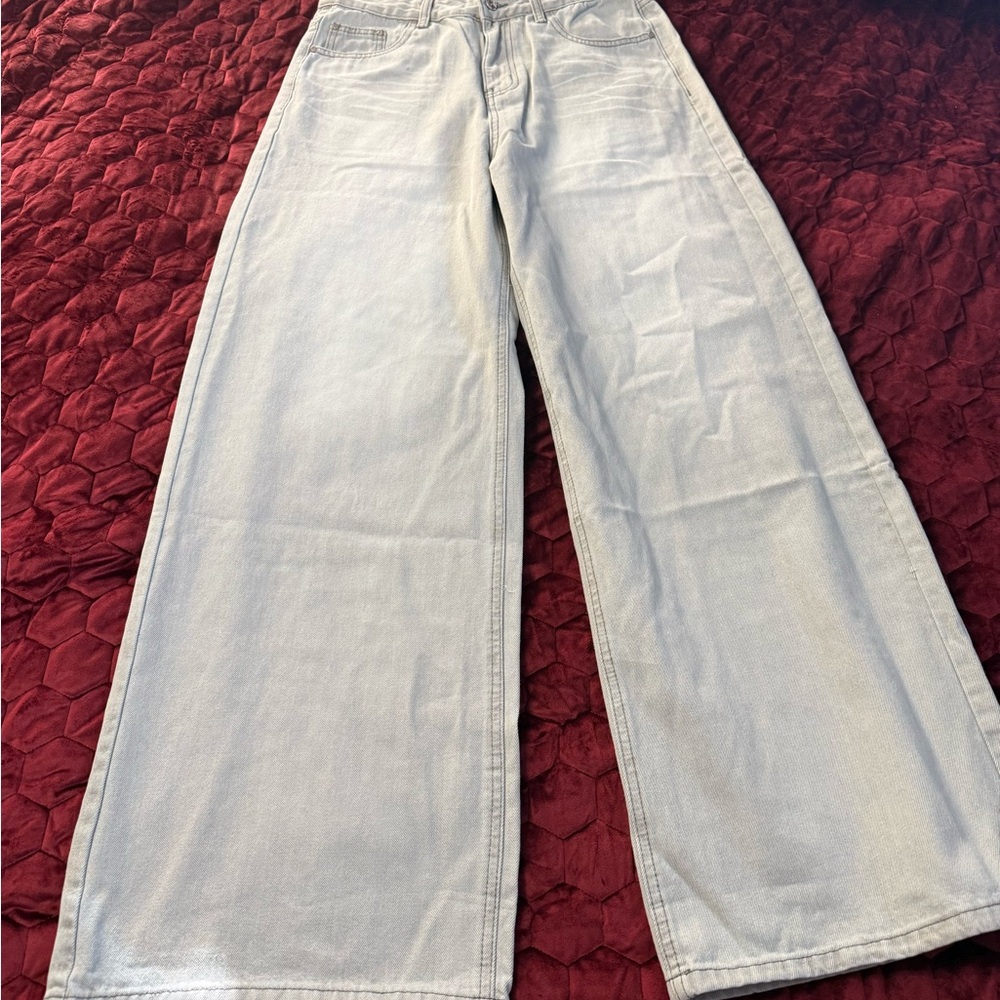 Relaxed Wide-Leg Jeans in Light Blue Wash